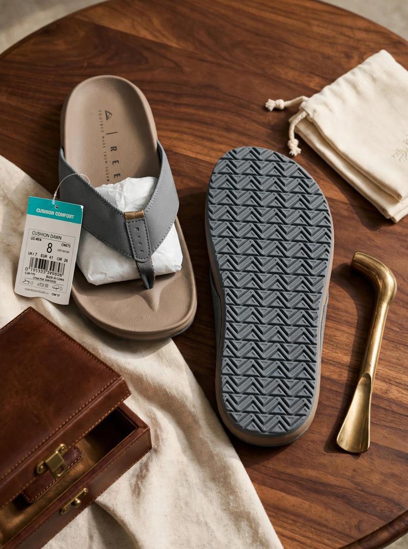 REEF mens sandals