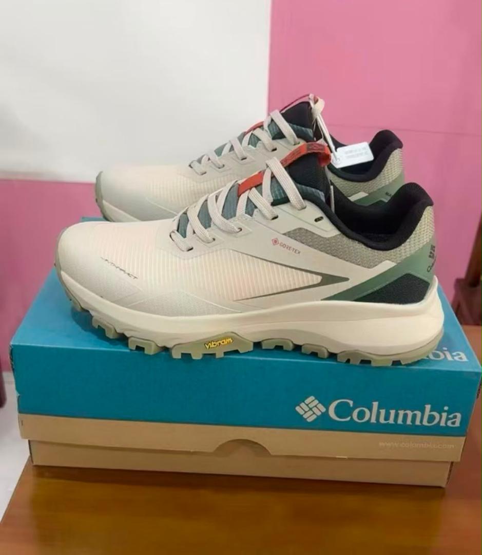 Columbia GORE-TEX hiking sneakers
