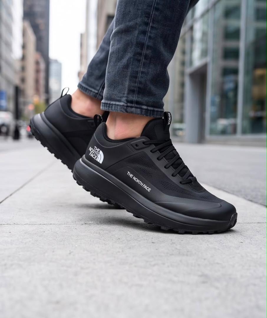 North Face black lifestyle trainer,