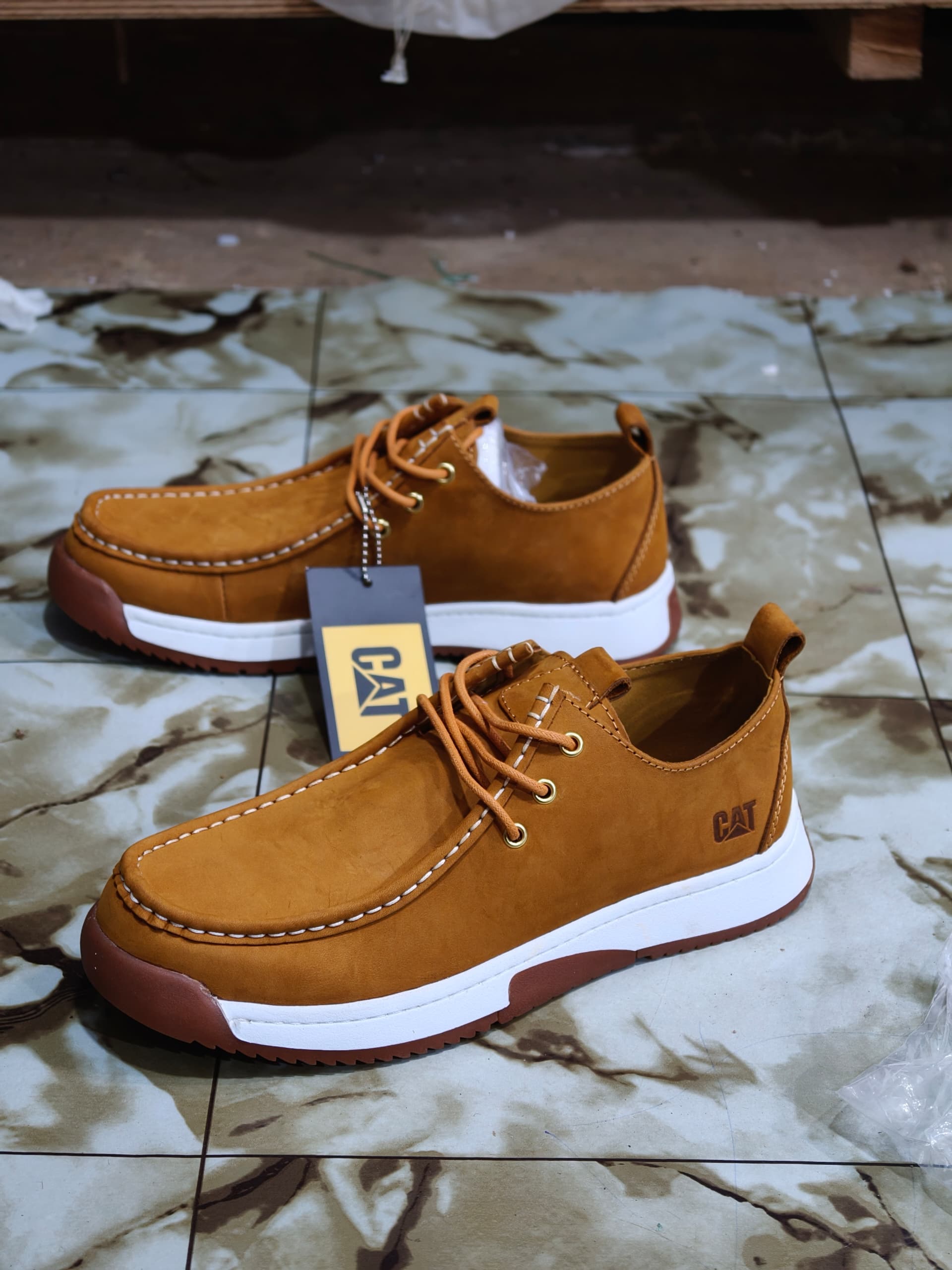 CAT casual leather shoes