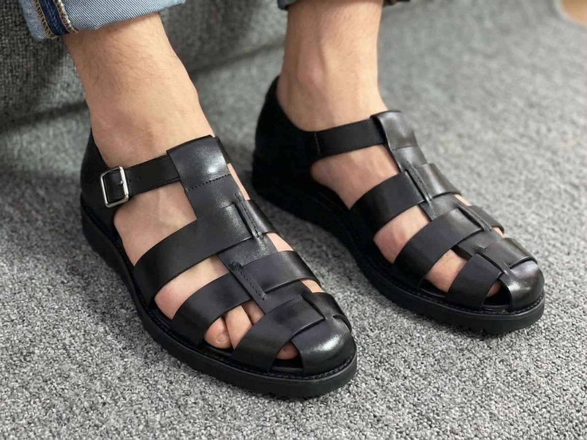 Men's black leather fisherman sandals