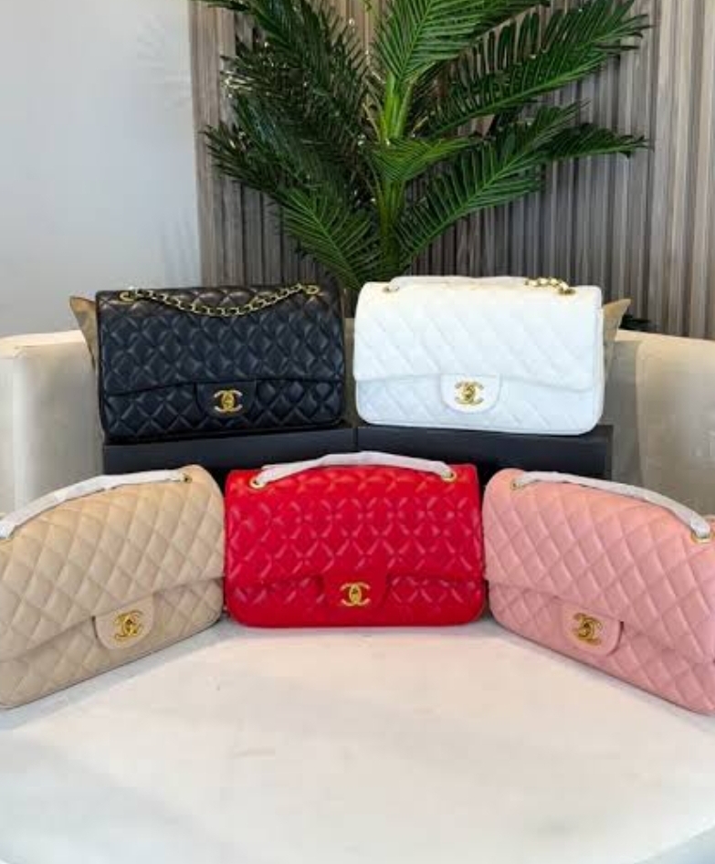 Chanel chain handle shoulder bag